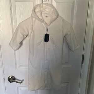 Gap Cozy off white baby bear bundler